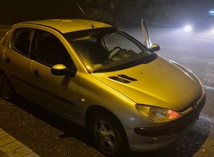 Policjanci zatrzymali kierowcę Peugeota. 53-latek przyznał się do spożycia