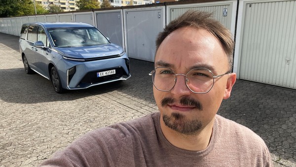 Jeździłem luksusowym elektrycznym "dziwolągiem" za ponad 180 tys. zł. Van premium z Chin zaskakuje jak żadne inne auto