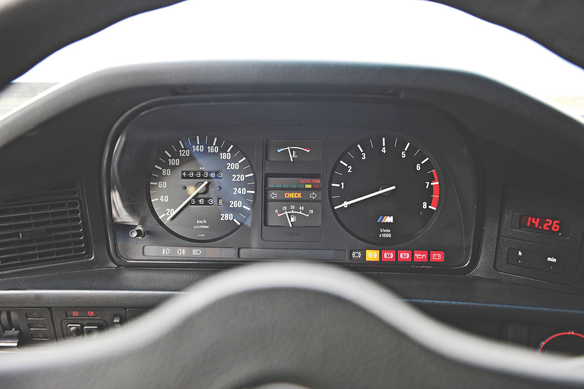 BMW M5 - model z tajną misją