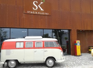 Stacja Klasyki: salon, garaż i klub w jednym