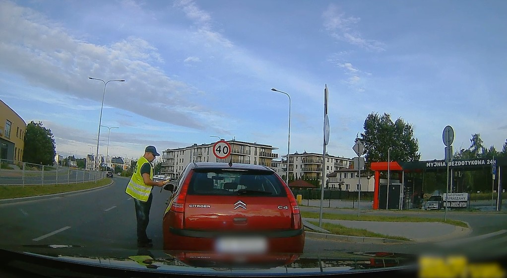 Patrol Inspekcji Transportu Drogowego (ITD) zatrzymał do kontroli kierowcę, który miał ponad 2 promile alkoholu w wydychanym powietrzu