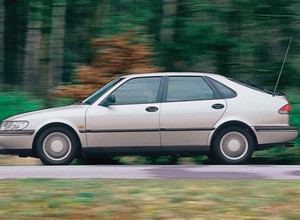 Saab 900 2.3 16V - z archiwum Auto Świata