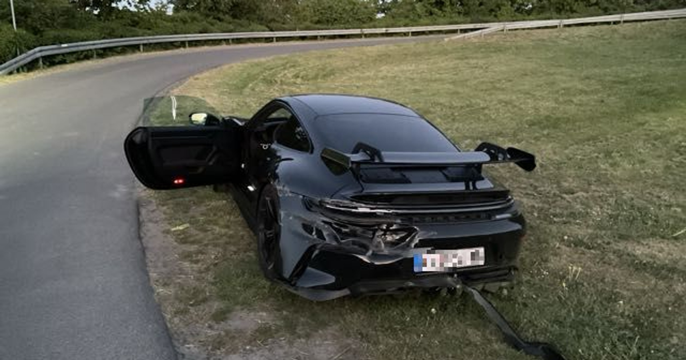 Porsche 911 porzucone po wypadku