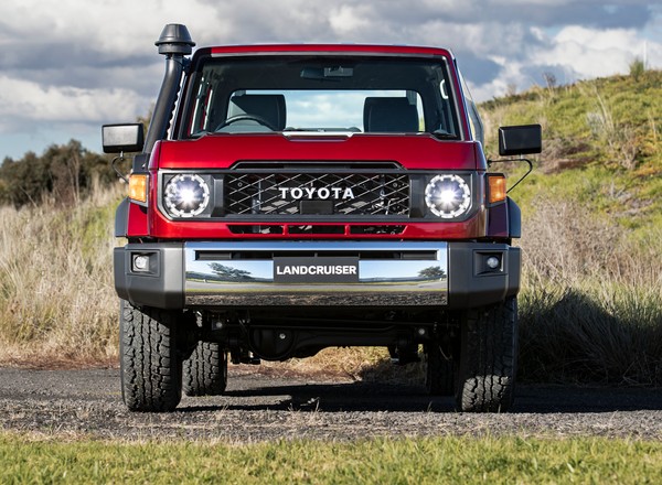 Jest na rynku od 1984 r. Toyota Land Cruiser 70 właśnie przeszła lifting