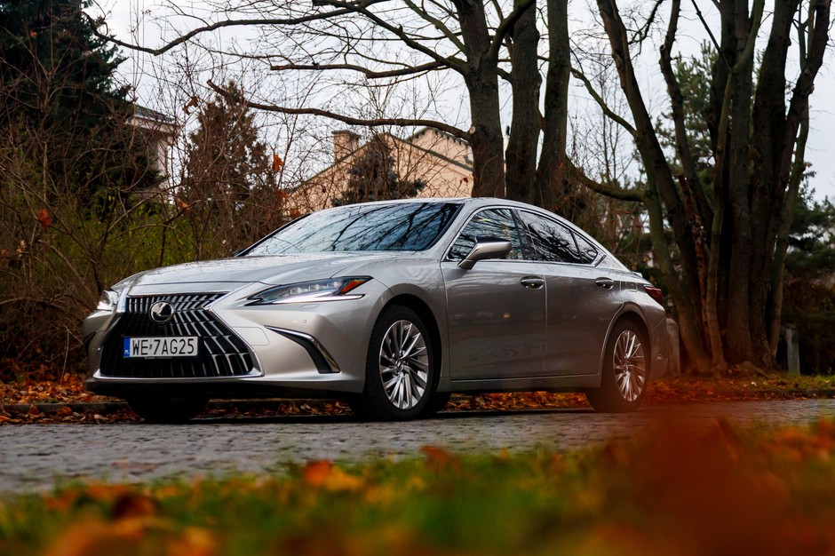 2024 Lexus ES300h