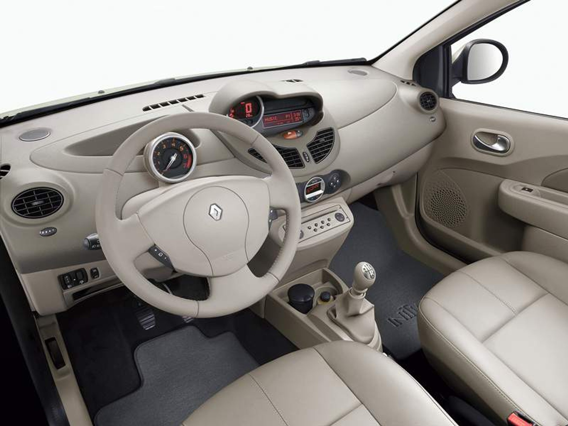 Renault Twingo II: druga generacja po 14 latach