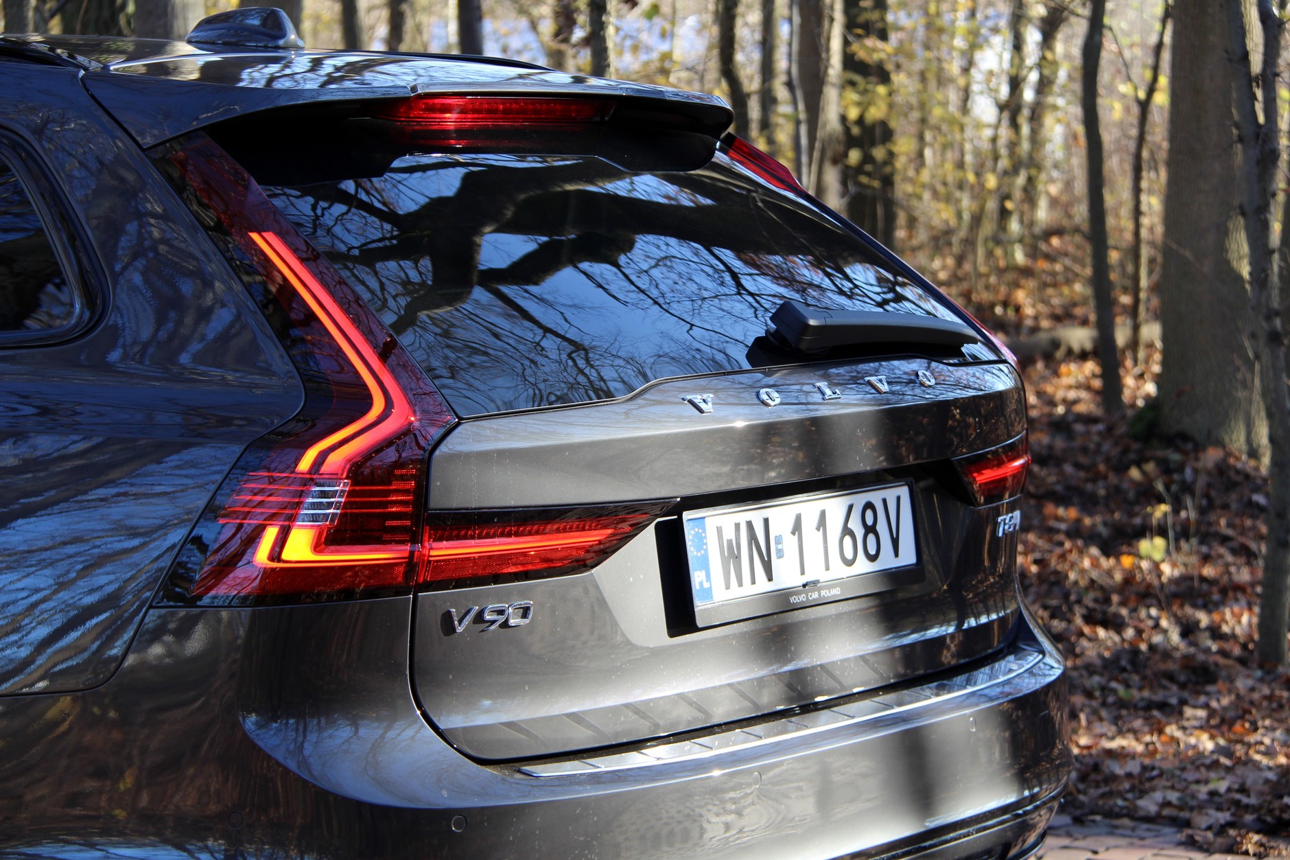 Volvo V90 T8 Ultra Dark