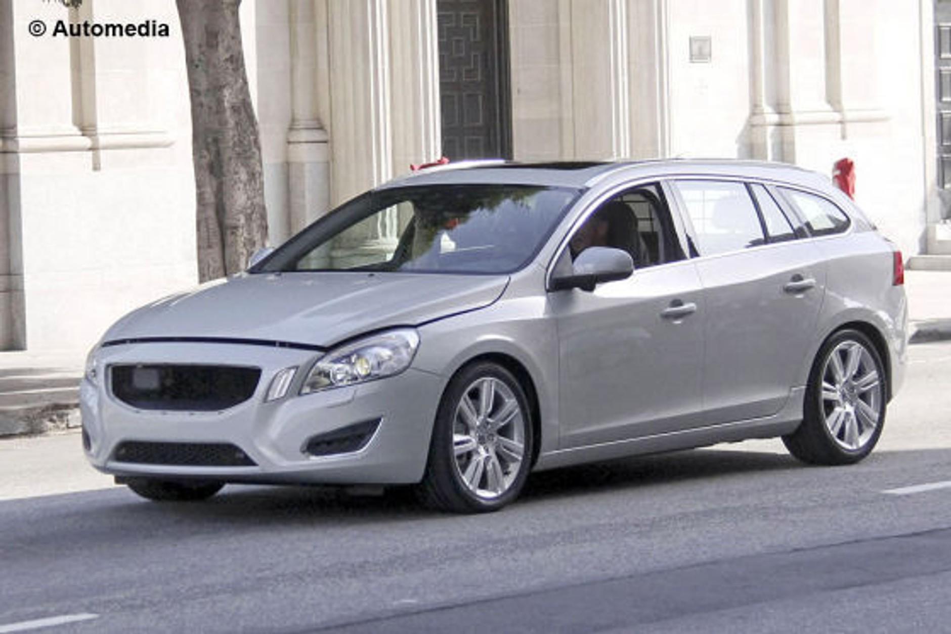 Volvo V60 - Tajny kombiak klasy średniej