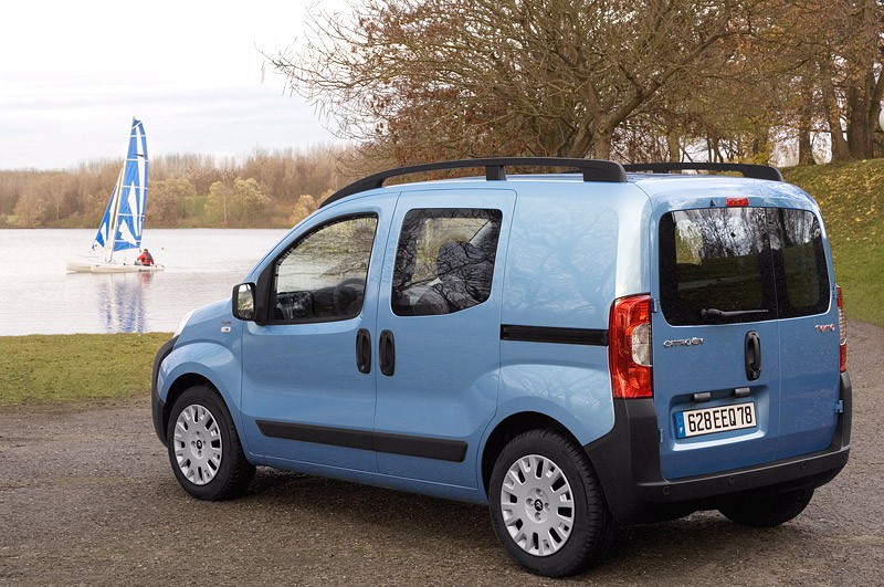 Bruksela 2008: Citroën NEMO Combi poszerza ofertę (ceny w Polsce)