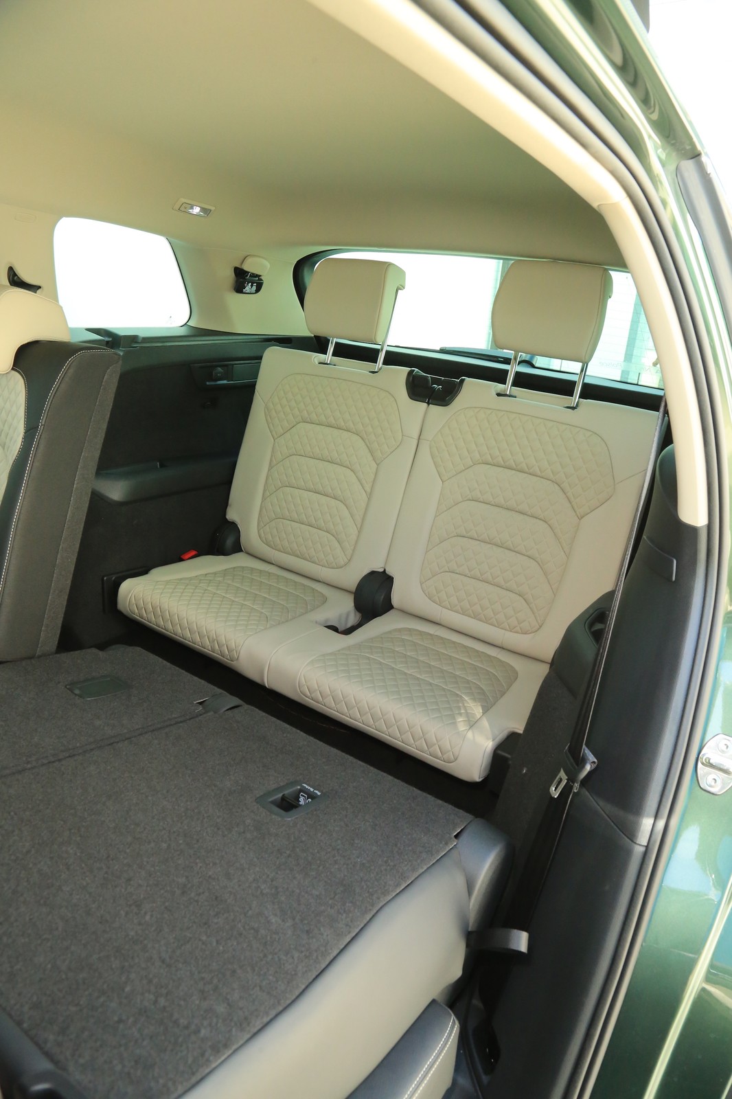 3. rząd siedzeń – korzystaliśmy z niego bardzo rzadko. To wybór, który warto dobrze przemyśleć.