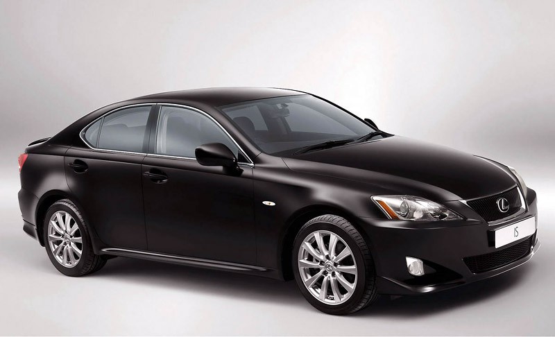 Lexus IS 250 SR: sportowe wyposażenie dla podstawowego modelu