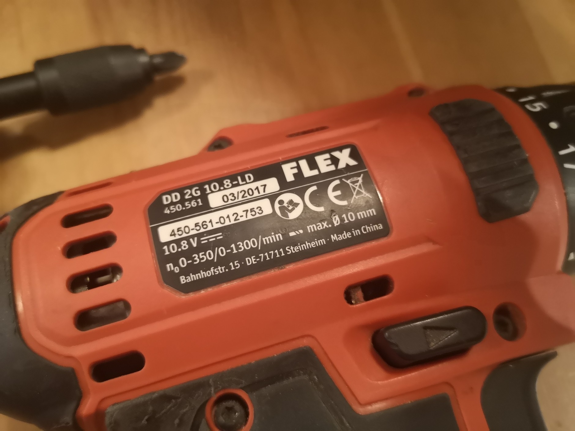 Sprzęt dla majsterkowicza nie zawsze musi mieć wysokie osiągi – przy wielu zastosowaniach właśnie niewielka moc i precyzyjna regulacja momentu to jest to, czego potrzeba