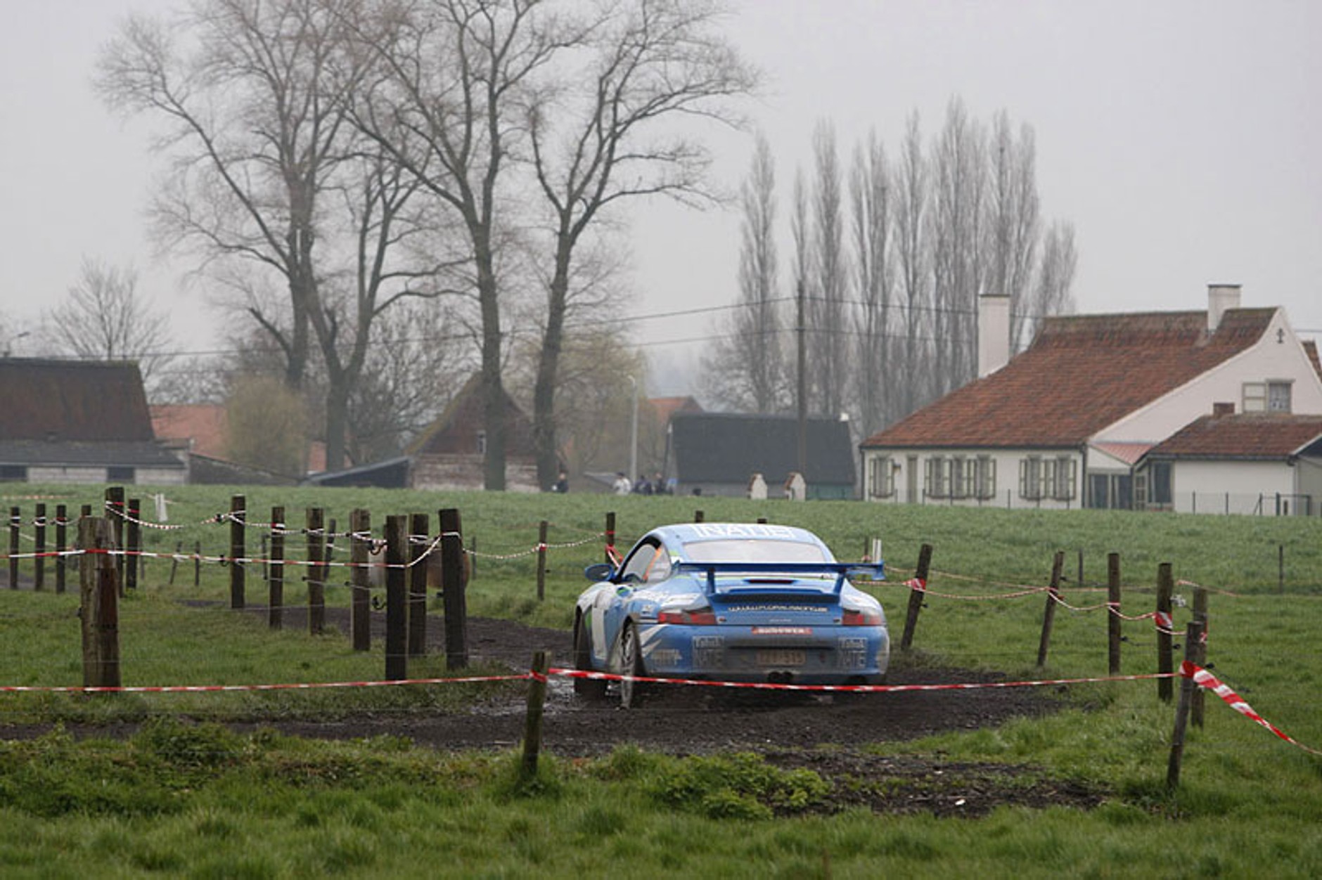 Rajdowcy w Belgii i na Węgrzech, tragiczny wypadek w Austrii