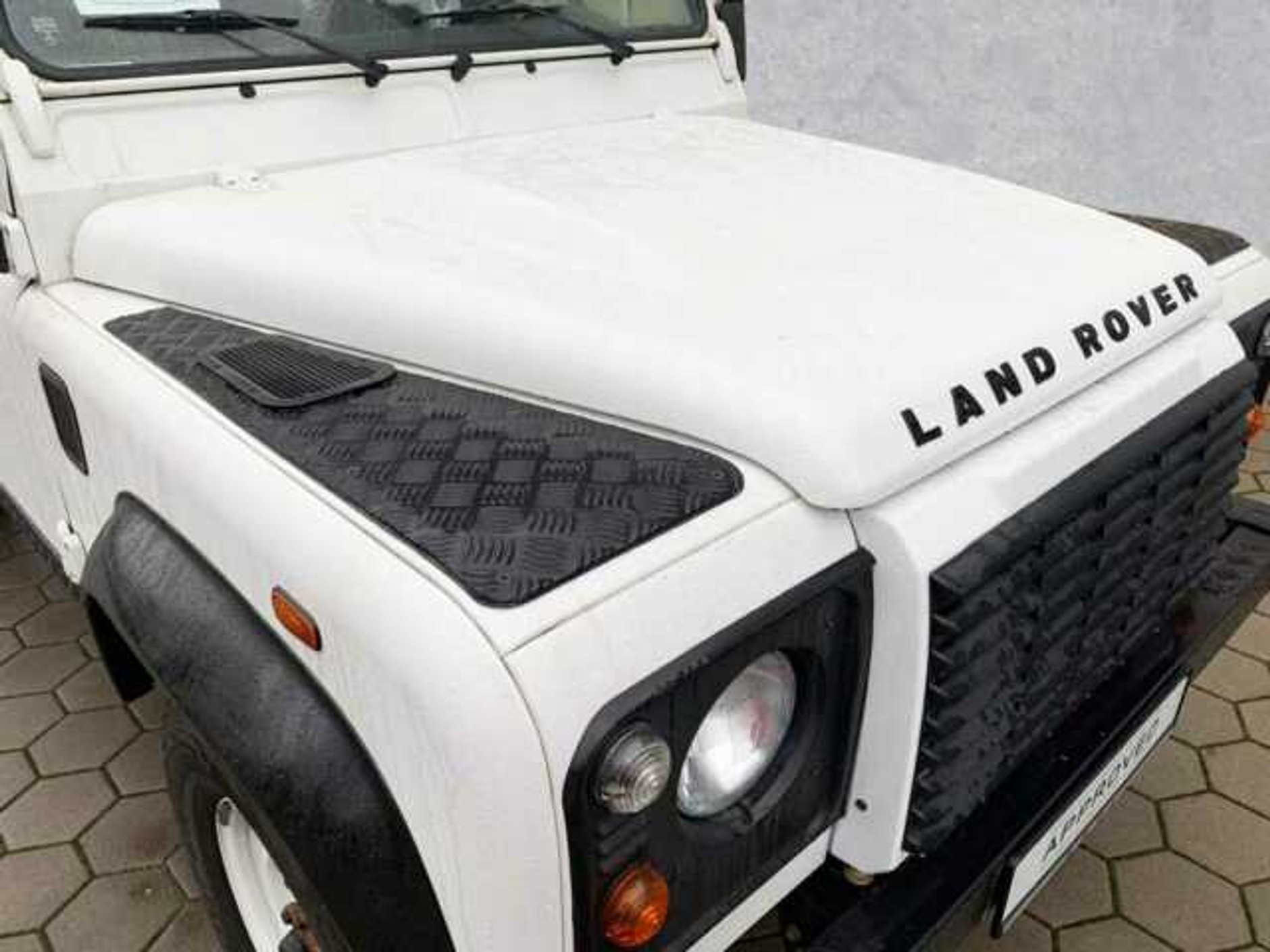 Land Rover Defender 110 TD4 FAP E