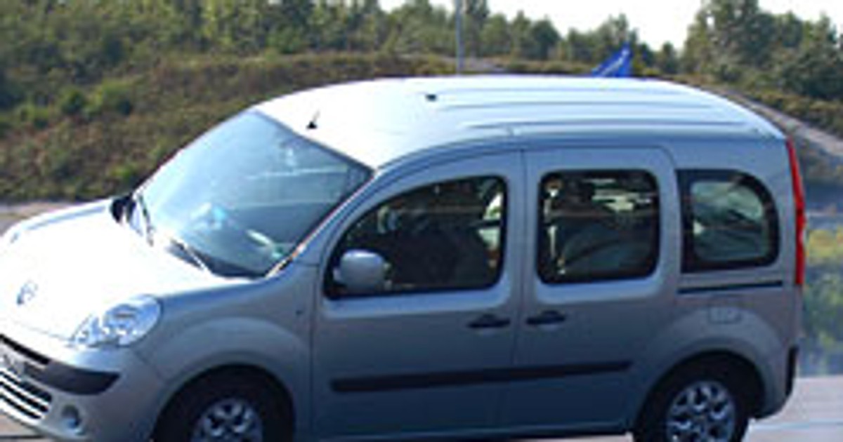 Renault Kangoo prawie się przewrócił w teście ADAC (wideo)