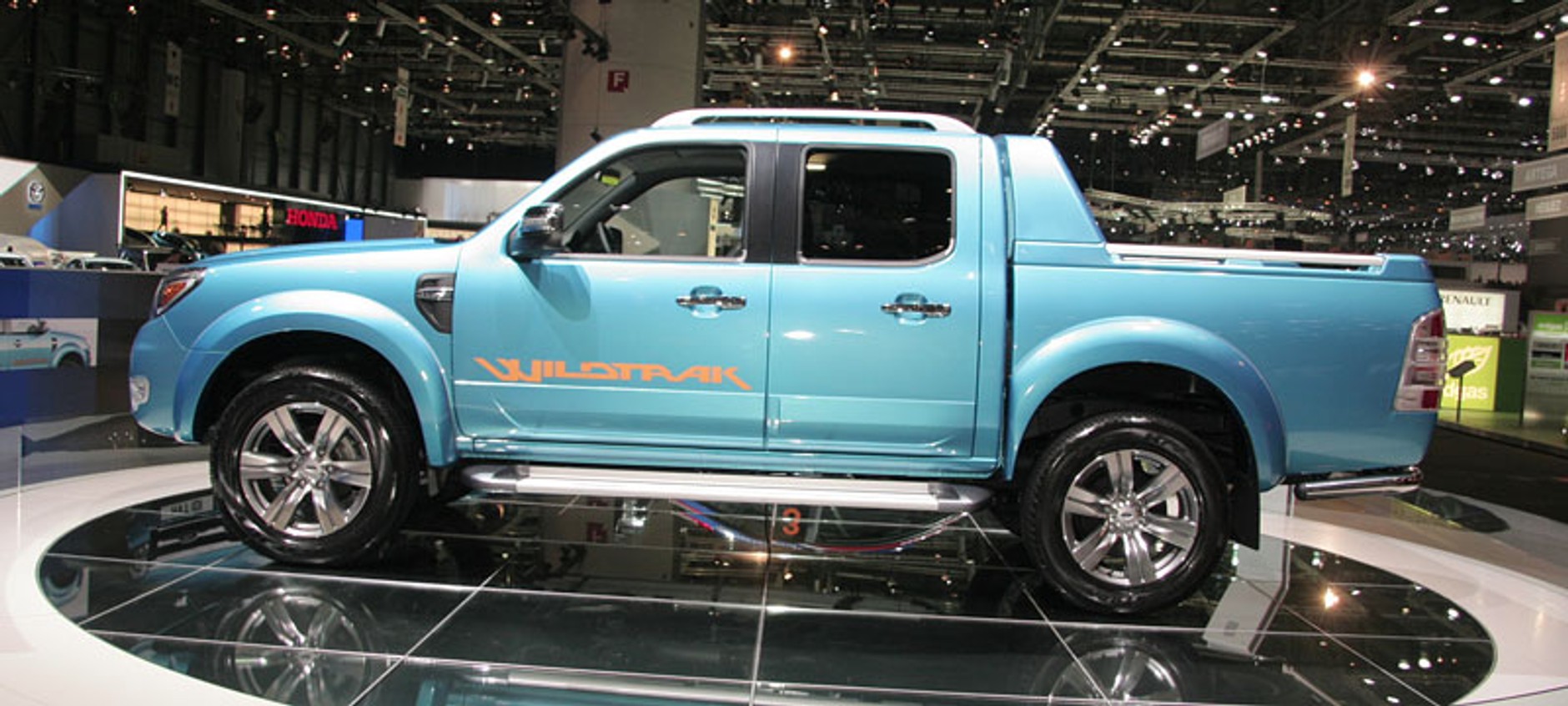 Genewa 2009: pierwsze wrażenia (fotogaleria 1.)