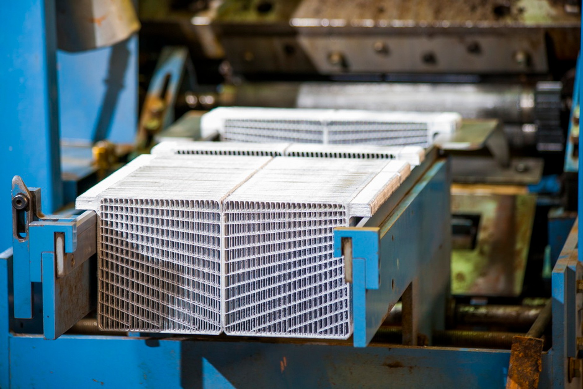 Jak bezpiecznie pozbyć się zużytego akumulatora?