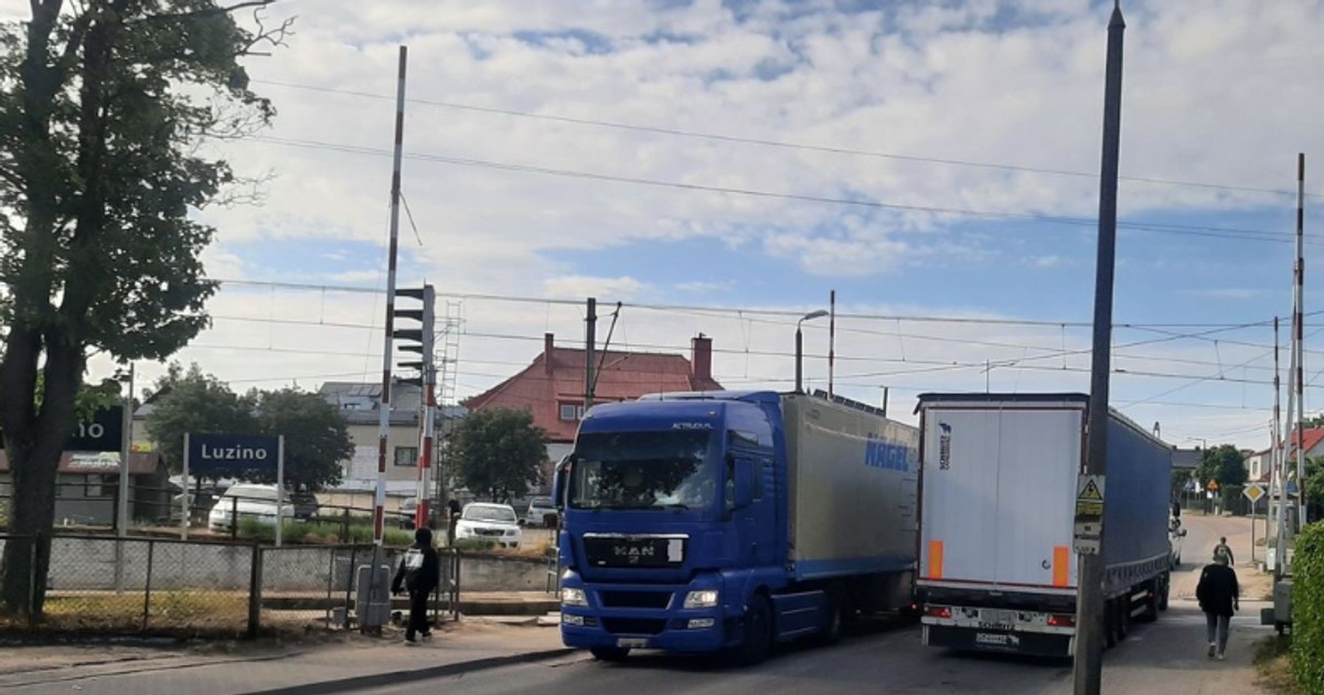 Kolejarze liczą pieniądze. Docelowo chcą wybudować bezkolizyjny przejazd w Luzinie