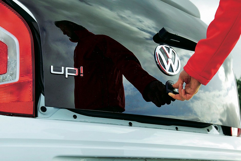 Volkswagen UP! kontra Peugeot 107 i Ford KA: mały Volkswagen w natarciu