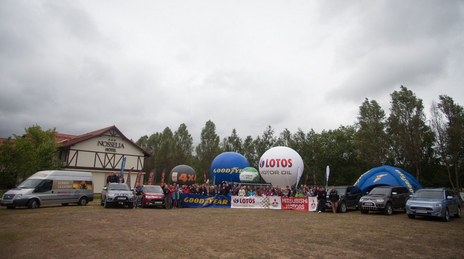 Auto Świat 4x4 Family Adventure w 2014 r