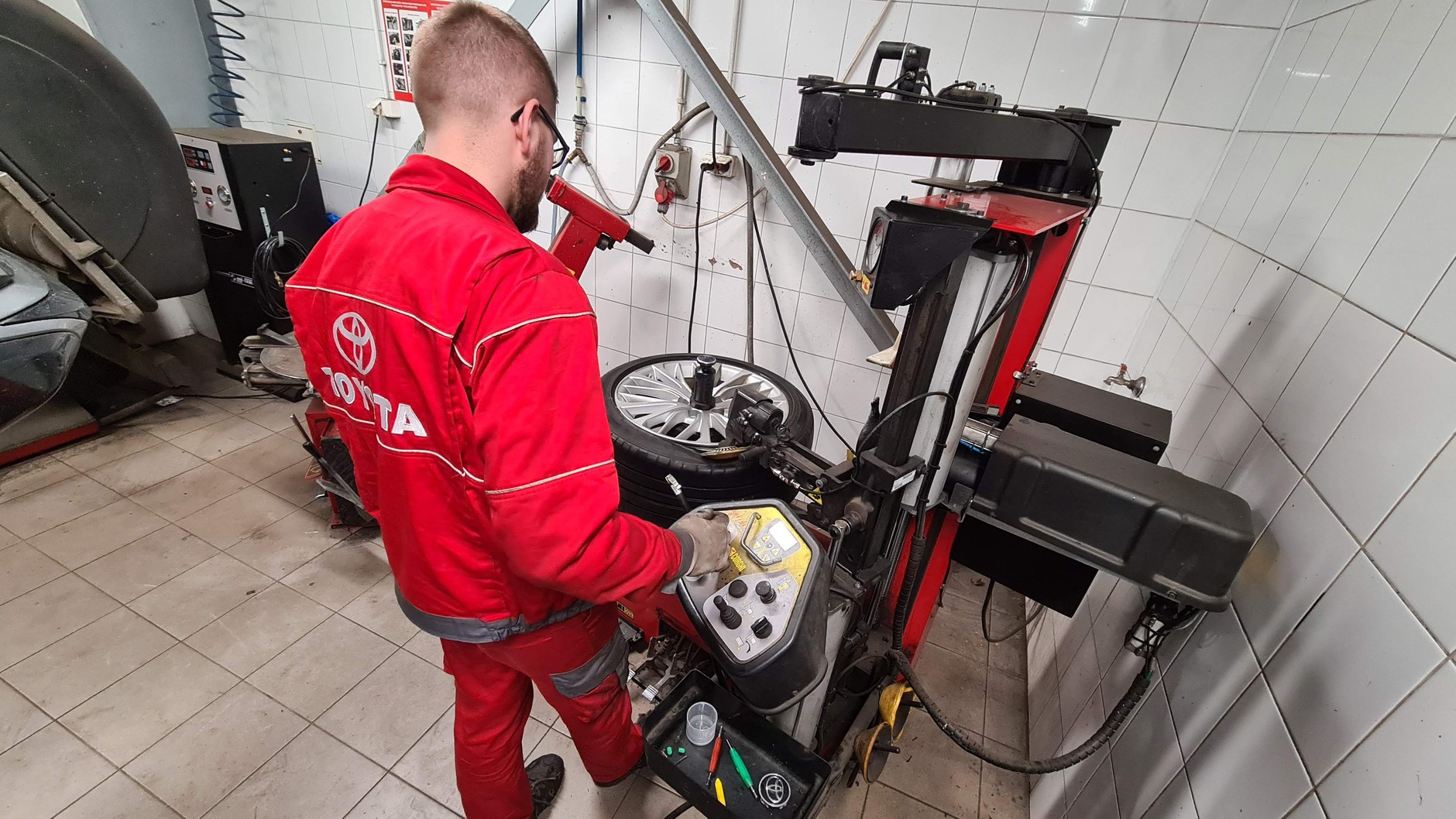 W szczycie sezonu w warsztatach ustawiają się kolejki.