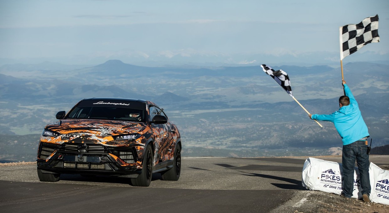 Lamborghini Urus najszybszym SUV-em na Pikes Peak. Pobił rekord Bentleya Bentaygi [WIDEO]