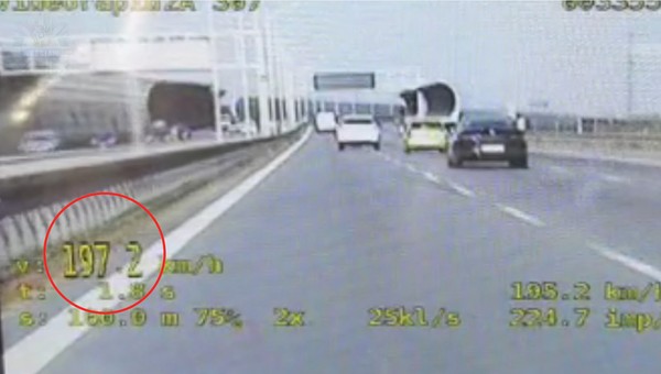 Kierowca Lexusa nie przejął się nowym taryfikatorem. Wysoka prędkość i wysoki mandat [WIDEO]