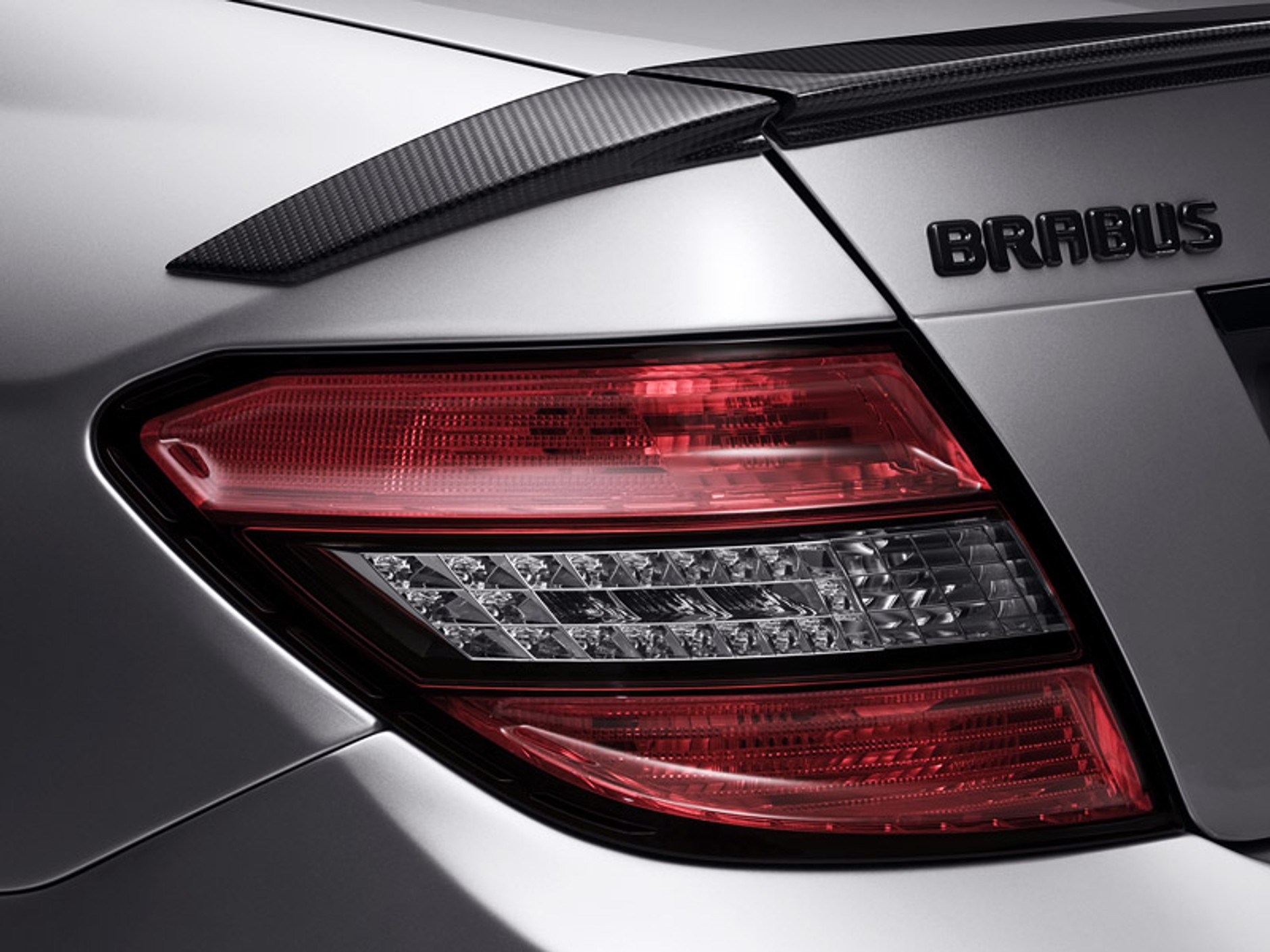 IAA Frankfurt 2007: Brabus Bullit - Mercedes-Benz klasy C z silnikiem V12 biturbo