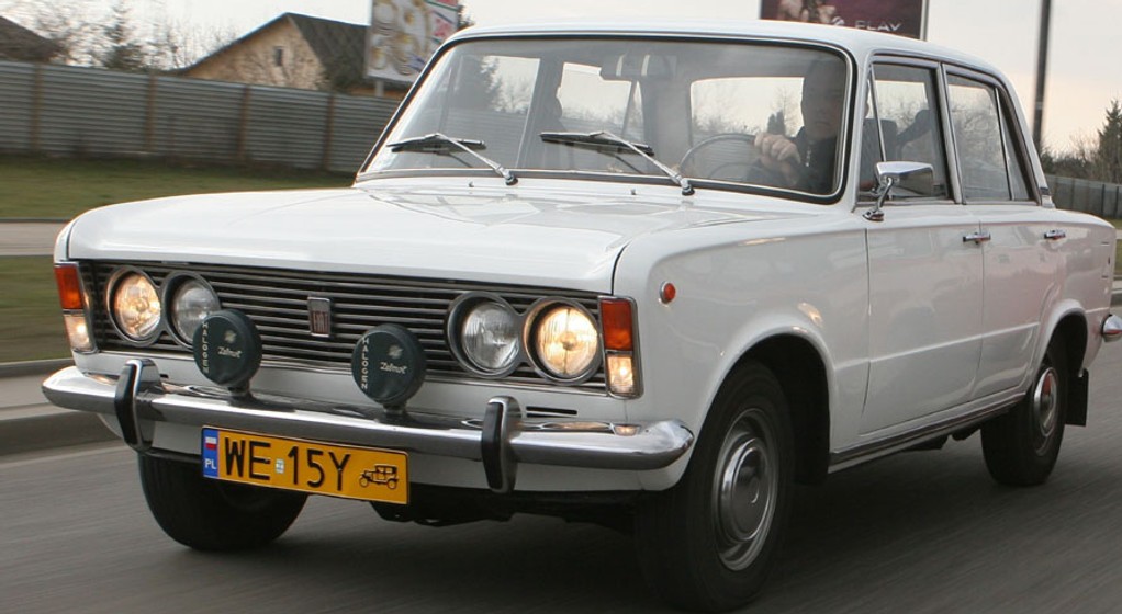 Pojazdy zabytkowe: Jak uzyskać żółte tablice rejestracyjne?