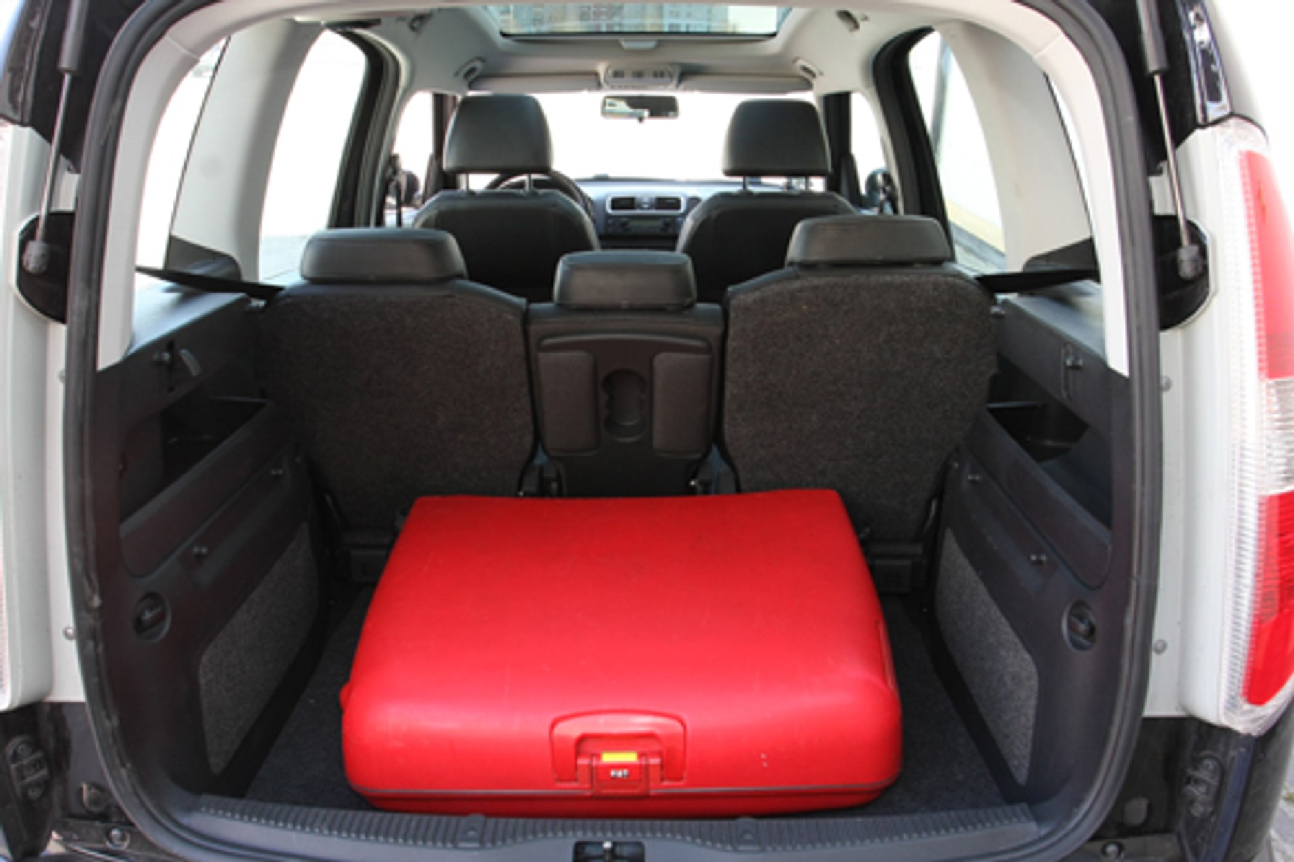 Citroen C3 Picasso kontra Skoda Roomster - Nie szata zdobi, ale...