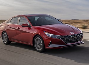 Nowy Hyundai Elantra – teraz w stylu coupe