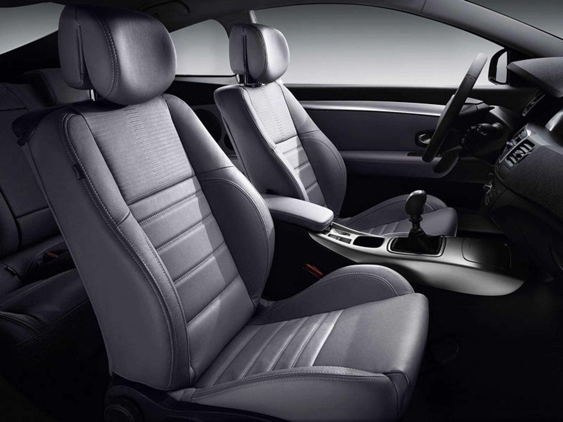 Renault Laguna Coupe – dane techniczne siedmiu wersji silnikowych