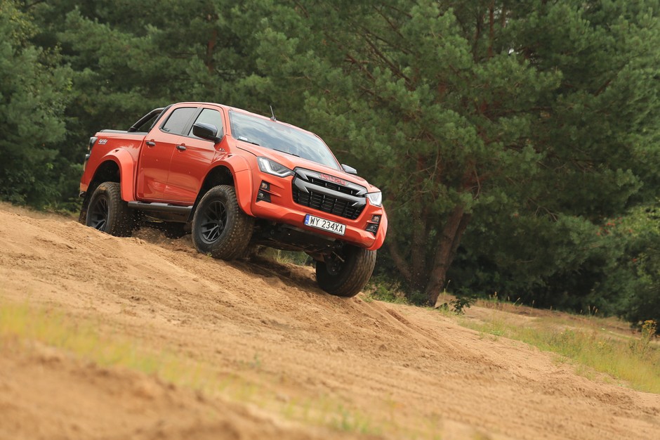 Isuzu D-Max Arctic Truck AT 35 (2022 r., 3. generacja)