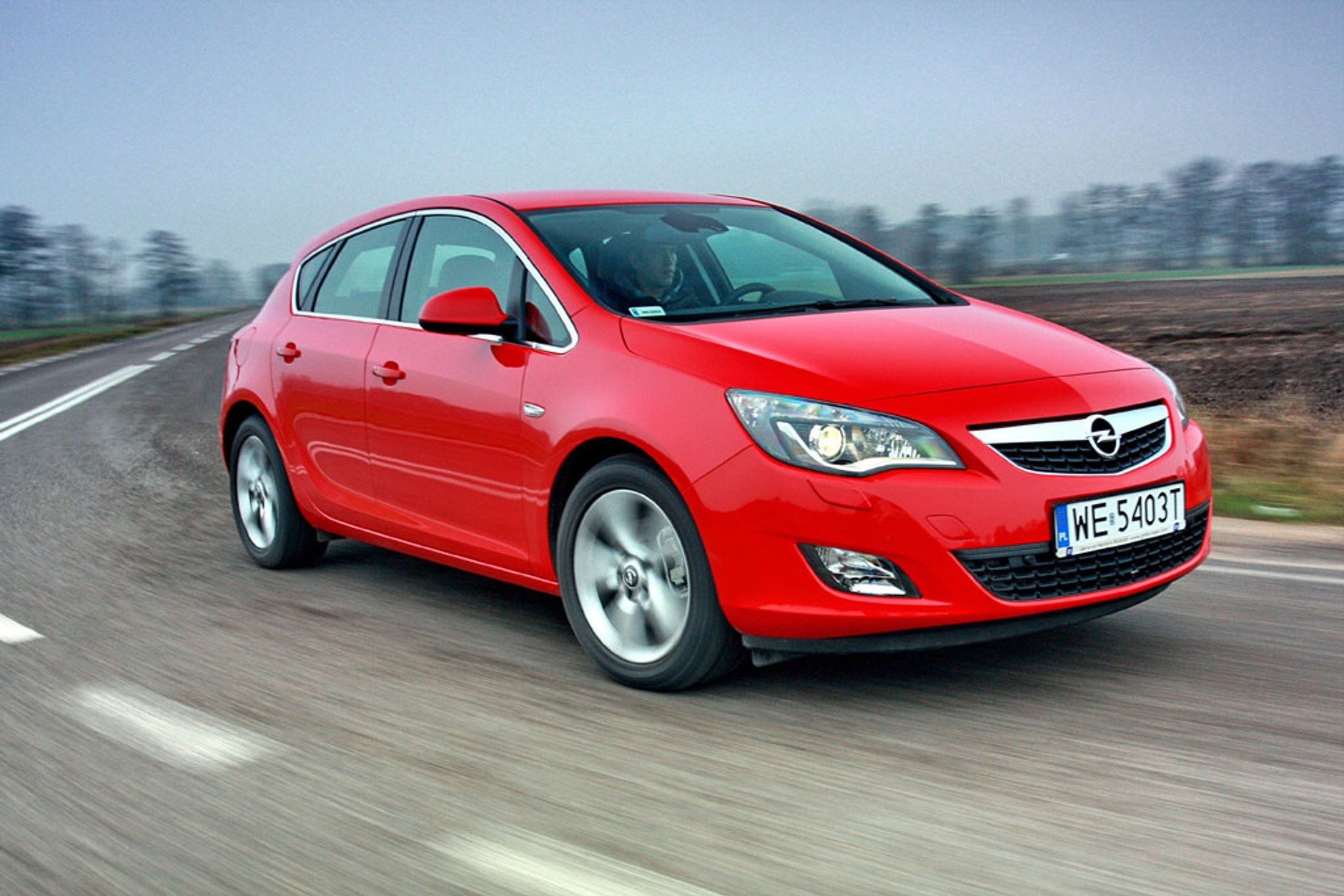 Inwazja turbo! Z turbiną czy bez? Porównanie trzech par aut