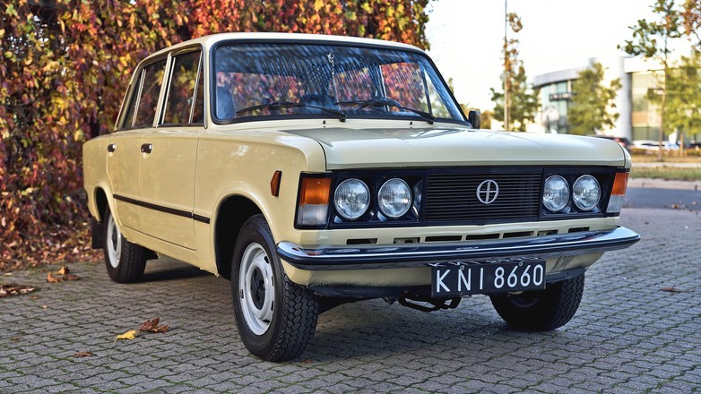 Ten Duży Fiat jest nowy, choć ma 35 lat.  FSO 125p wystawiony na aukcji.