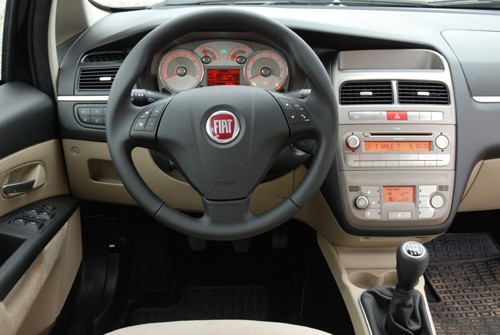 Nowa Astra sedan kontra Fiat Linea - Pojedynek na trzy bryły