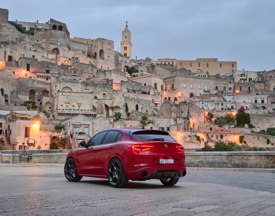 Alfa Romeo Stelvio Tributo Italiano