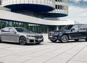 BMW X7 kontra BMW serii 7. Pojedynek na szczycie