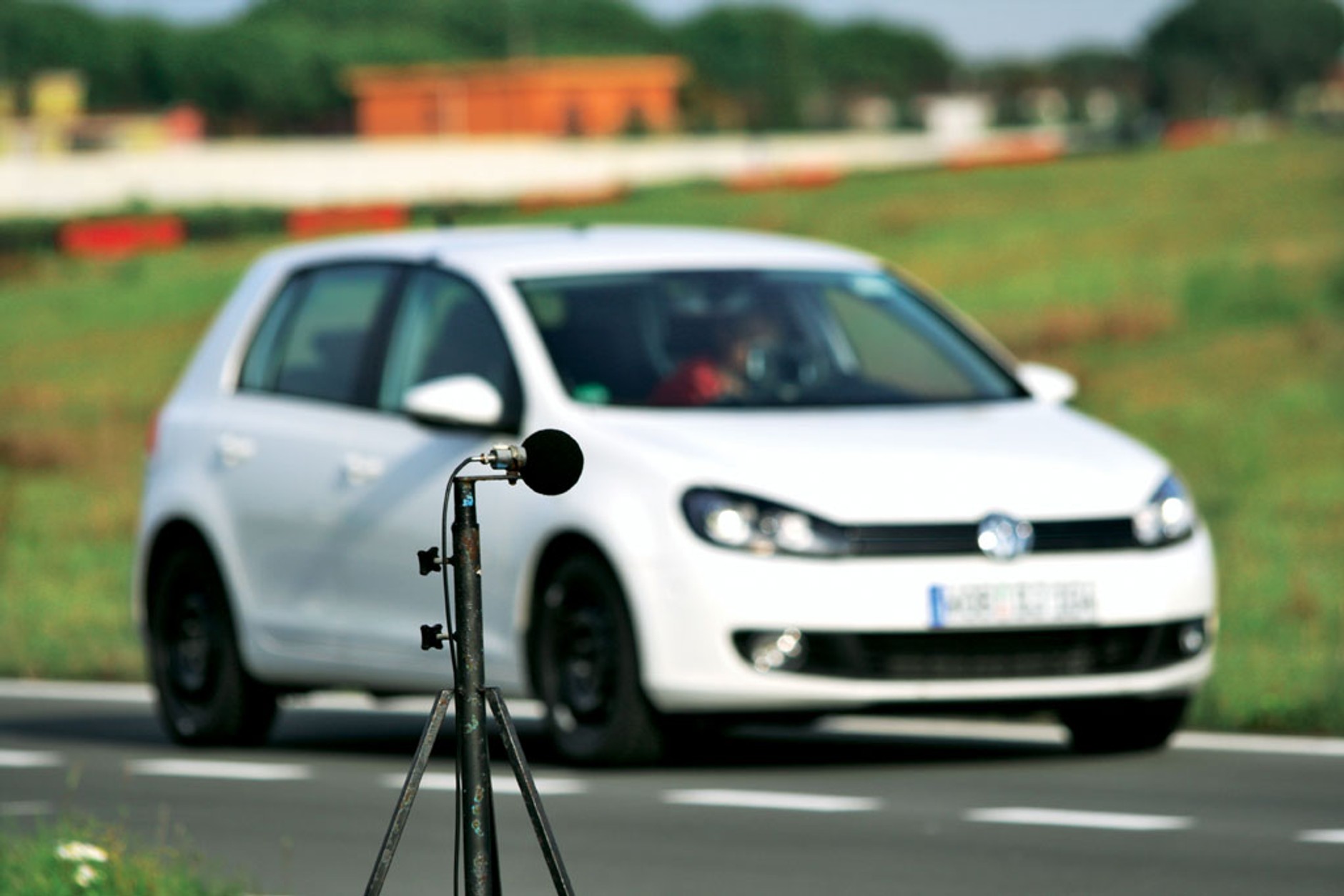 Potrzebne jak ciepła czapka: Test opon zimowych w rozmiarze 195/65 R 15 T/H