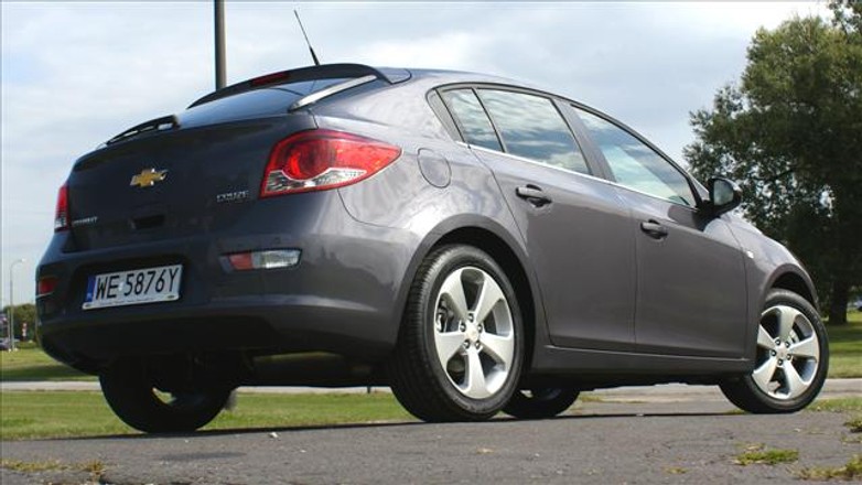 Cruze hatchback - Czy Chevrolet pokona VW Golfa?