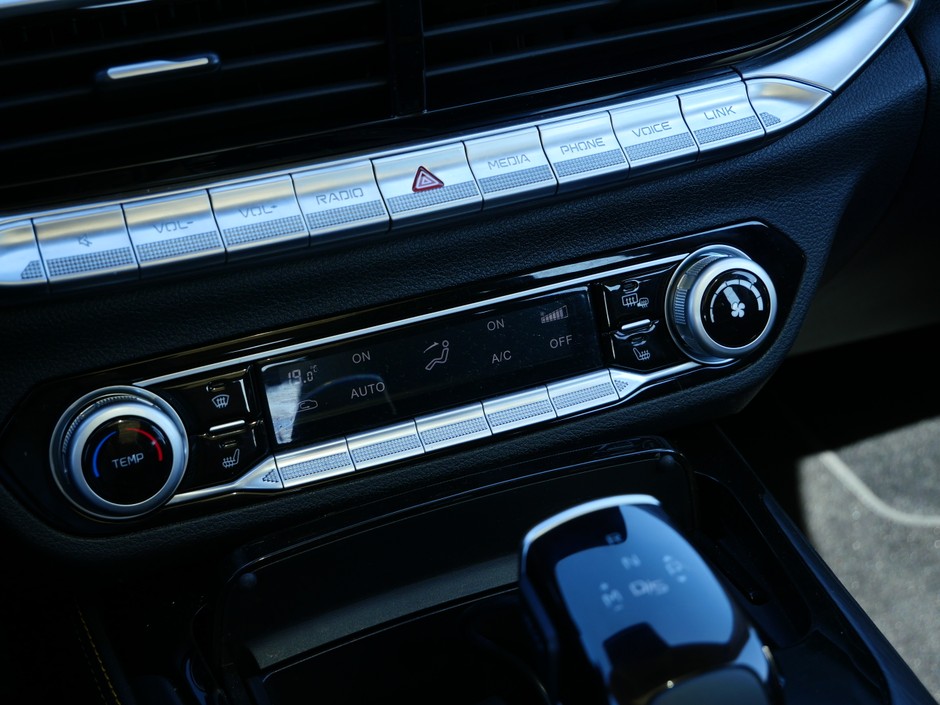 Bestune T77
