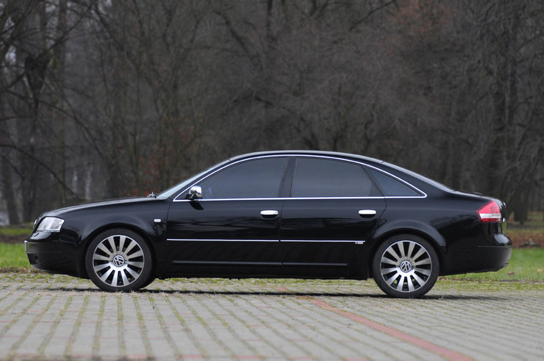 Audi A6 2.4 V6: Pozornie na każdą kieszeń