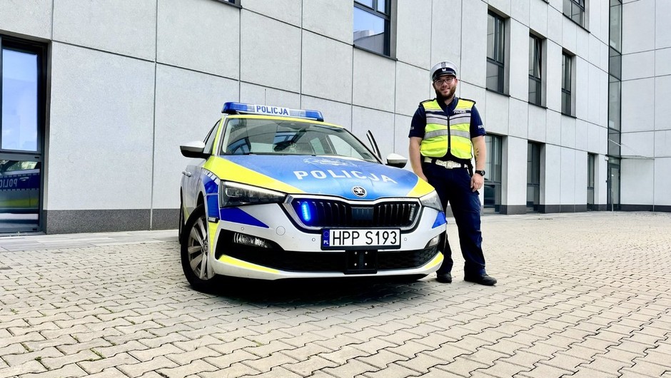 Obraz pochodzący z serwisu https://sosnowiec.policja.gov.pl/k24/informacje/wiadomosci/388729,Sosnowiecki-policjant-z-drogowki-po-raz-kolejny-czujny-po-sluzbie.html