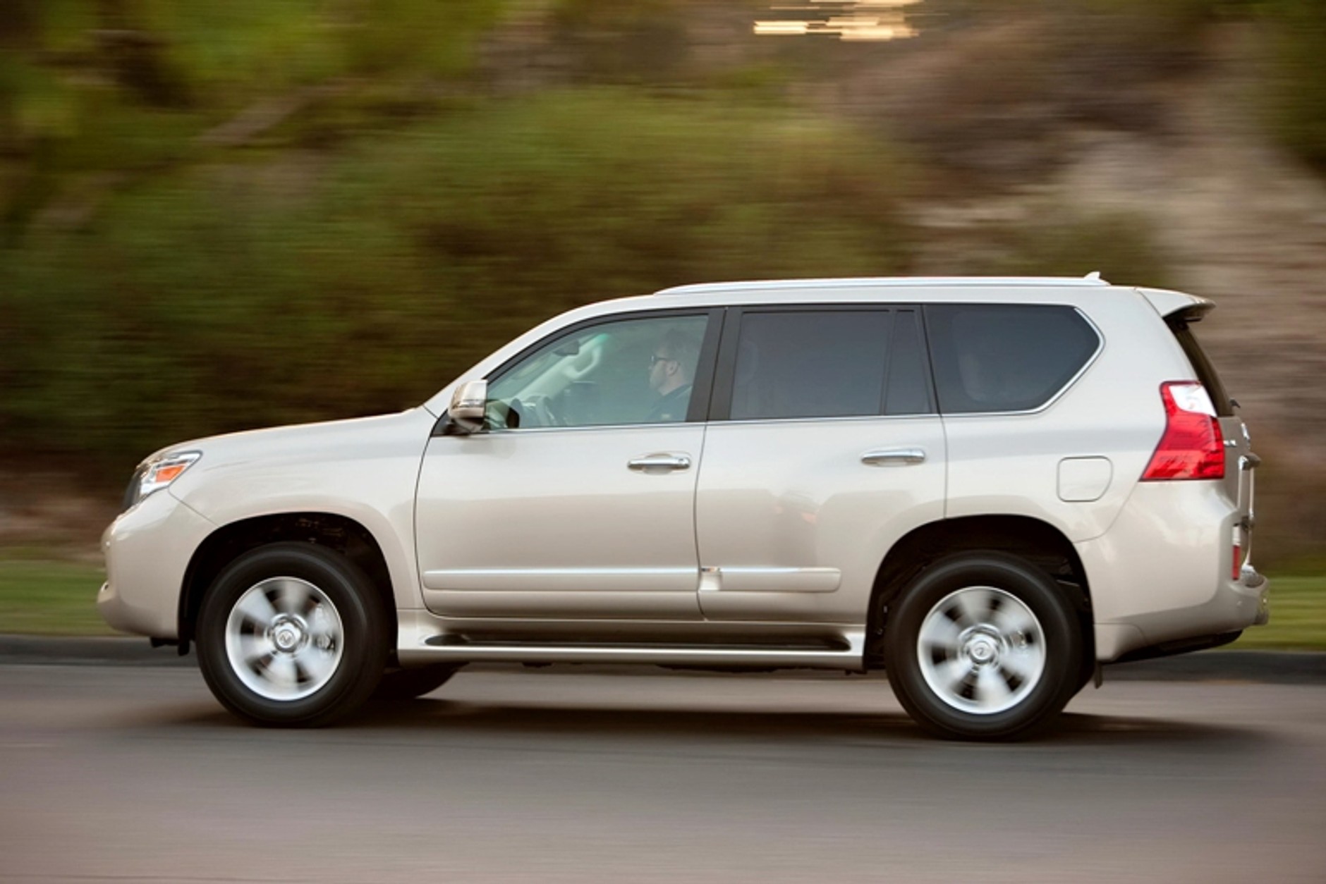 Lexus GX460 – przewraca się, nie kupujcie go