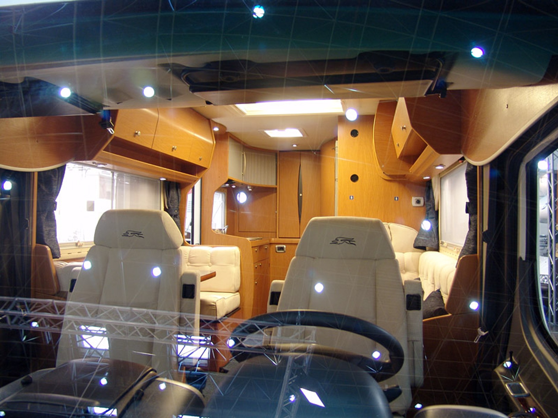 Caravan Salon Düsseldorf 2007: Caddy Life i moda na nowy sezon (fotogaleria)