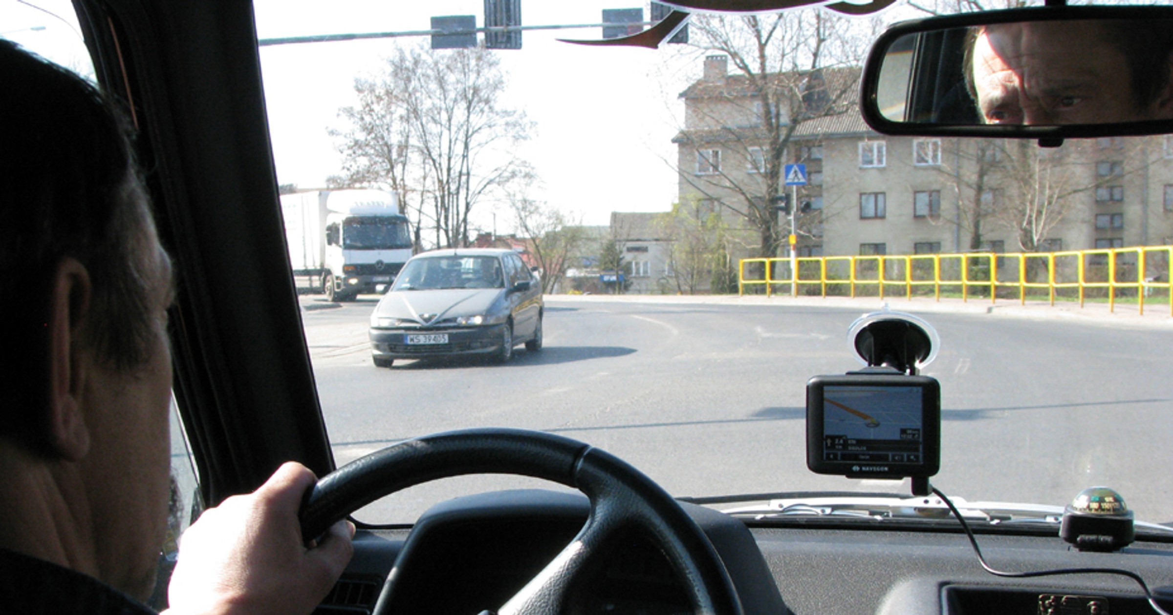 Test taniej nawigacji GPS z mapami polski - Czy małe jest dobre?