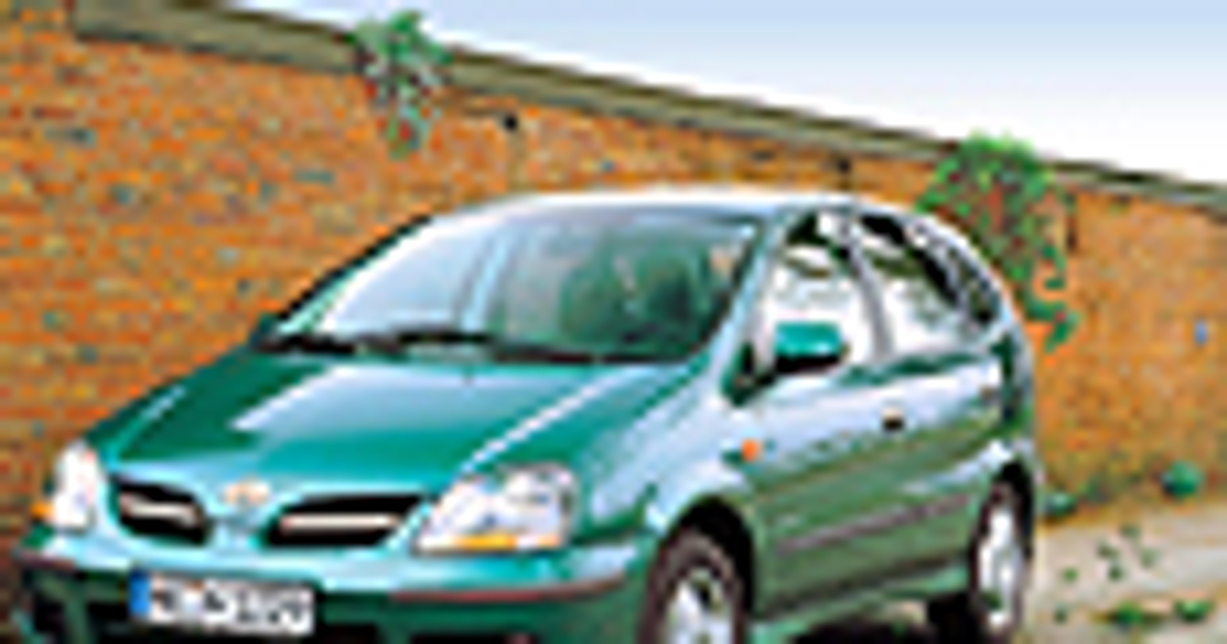 Nissan Almera Tino - Niedoceniony kuzyn Scénica