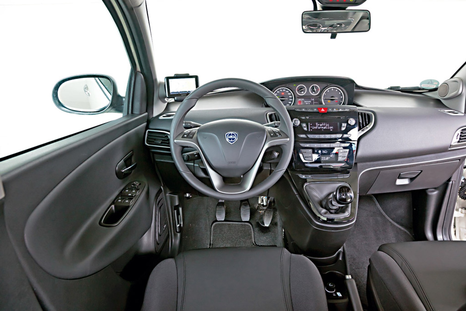 Lancia Ypsilon kontra Mini One Clubman i Citroen C3: czyli, wielkie wejście  w małym formacie