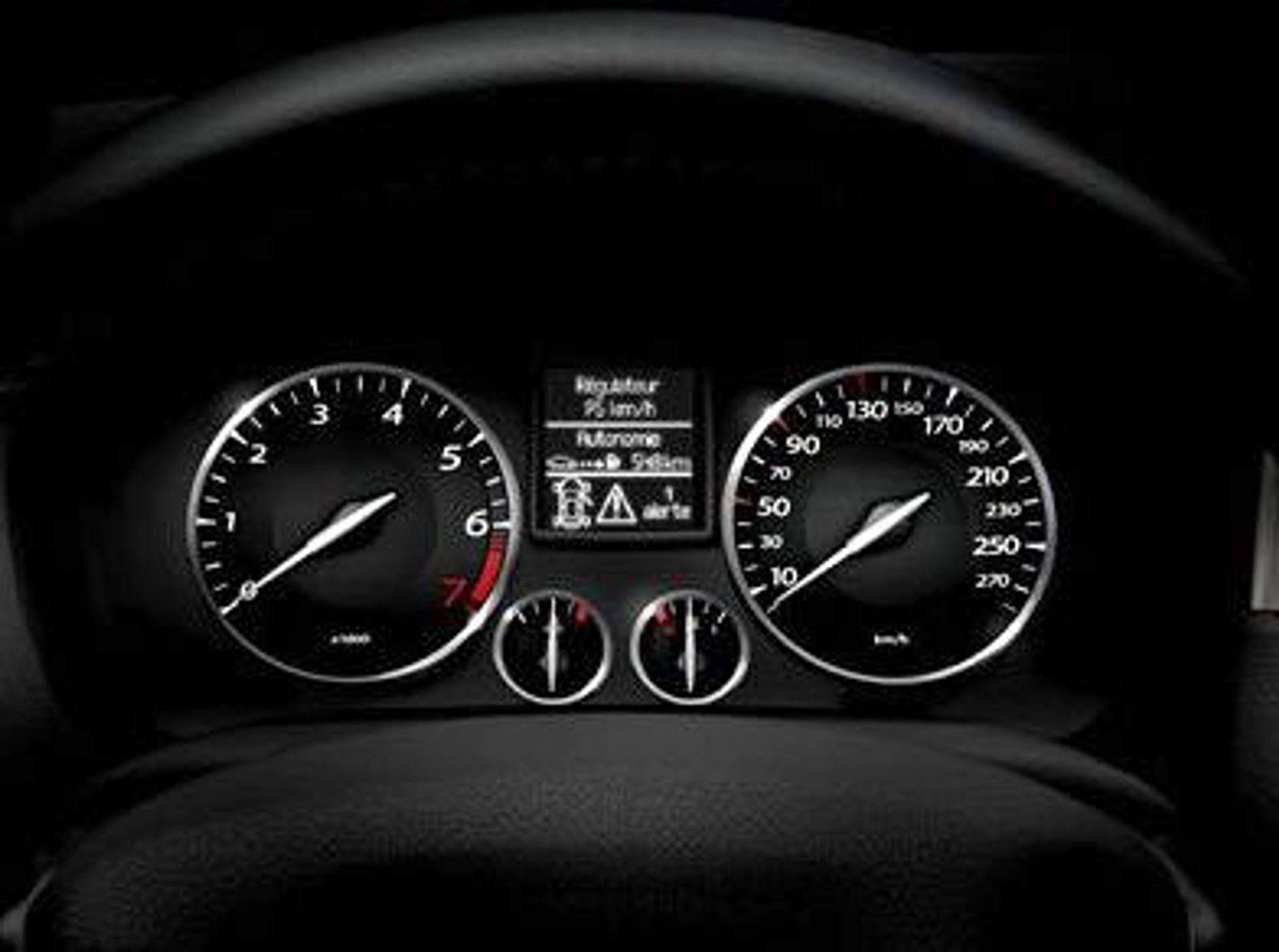 Zdjęcia szpiegowskie: nowy Renault Laguna na krótko przed premierą (+ wideo)