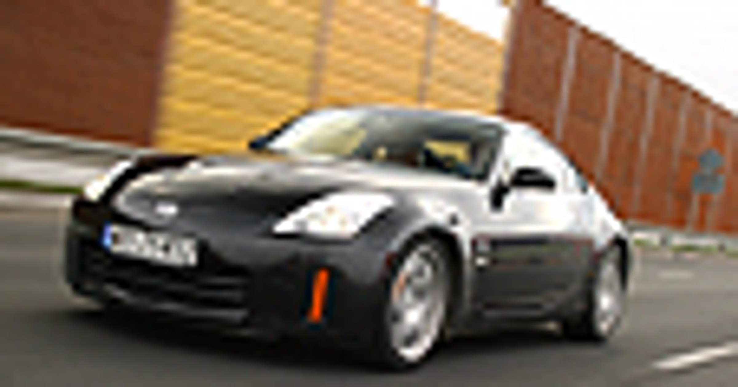 Nissan 350Z Pack - Auto do jazdy bokami